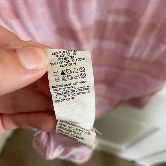 Small Lucky Brand Pink Camouflage V neck Top - Picture 6 of 6